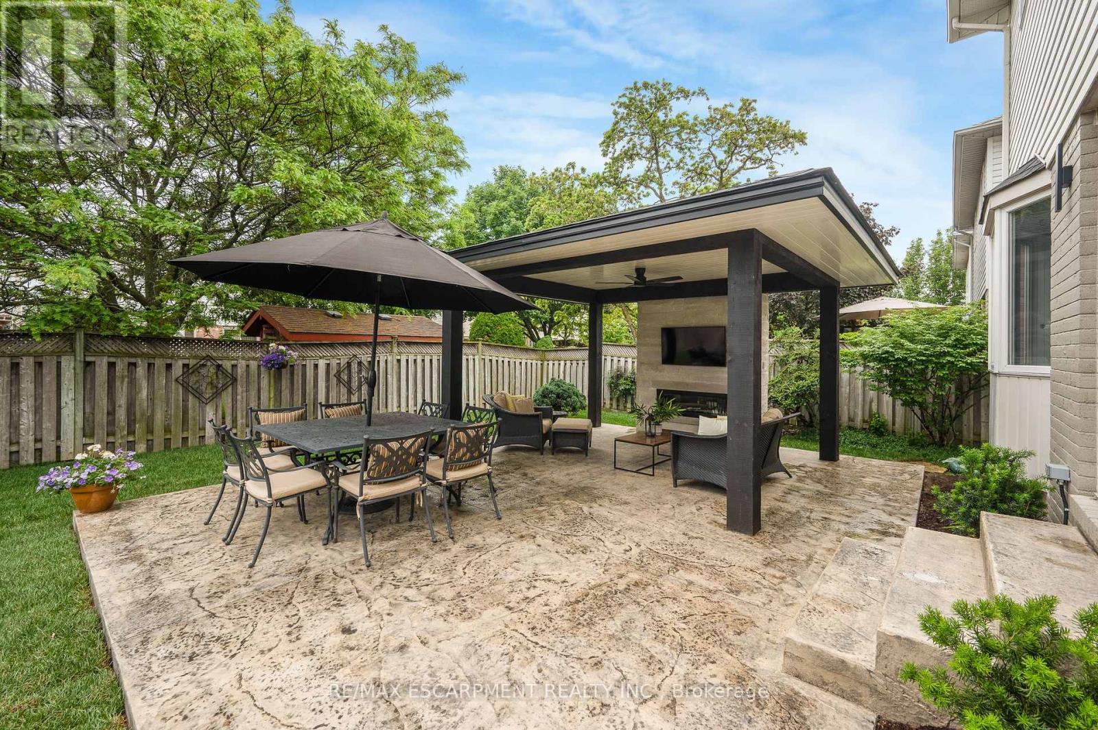 Backyard Oasis - 4014 Jarvis Crescent, Burlington, ON