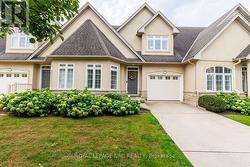 9 - 8142 COSTABILE DRIVE Niagara Falls (Ascot), ON L2H 3M3
