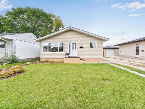 762 Parkdale Street, Winnipeg, MB 