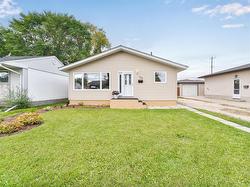 762 Parkdale Street Winnipeg, MB R2Y 0X4