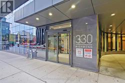 505 MASTER BR ONLY - 330 RICHMOND STREET W Toronto, ON M5V 0M4