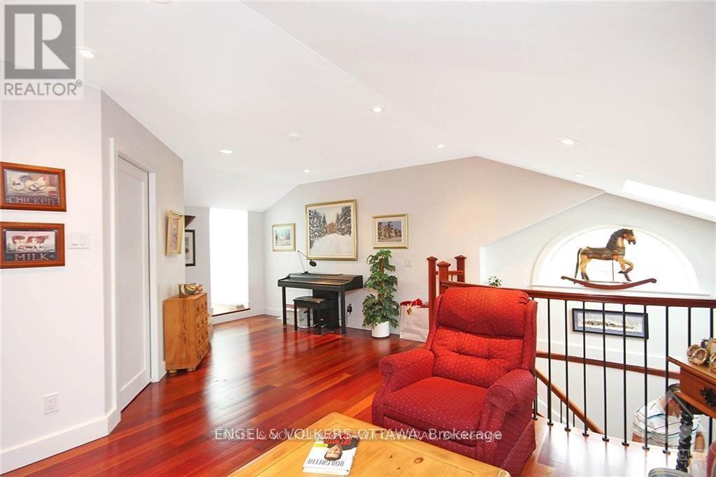 281 Kirchoffer Avenue, Ottawa, ON
