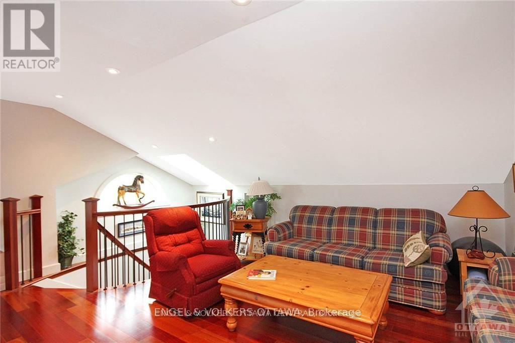 281 Kirchoffer Avenue, Ottawa, ON