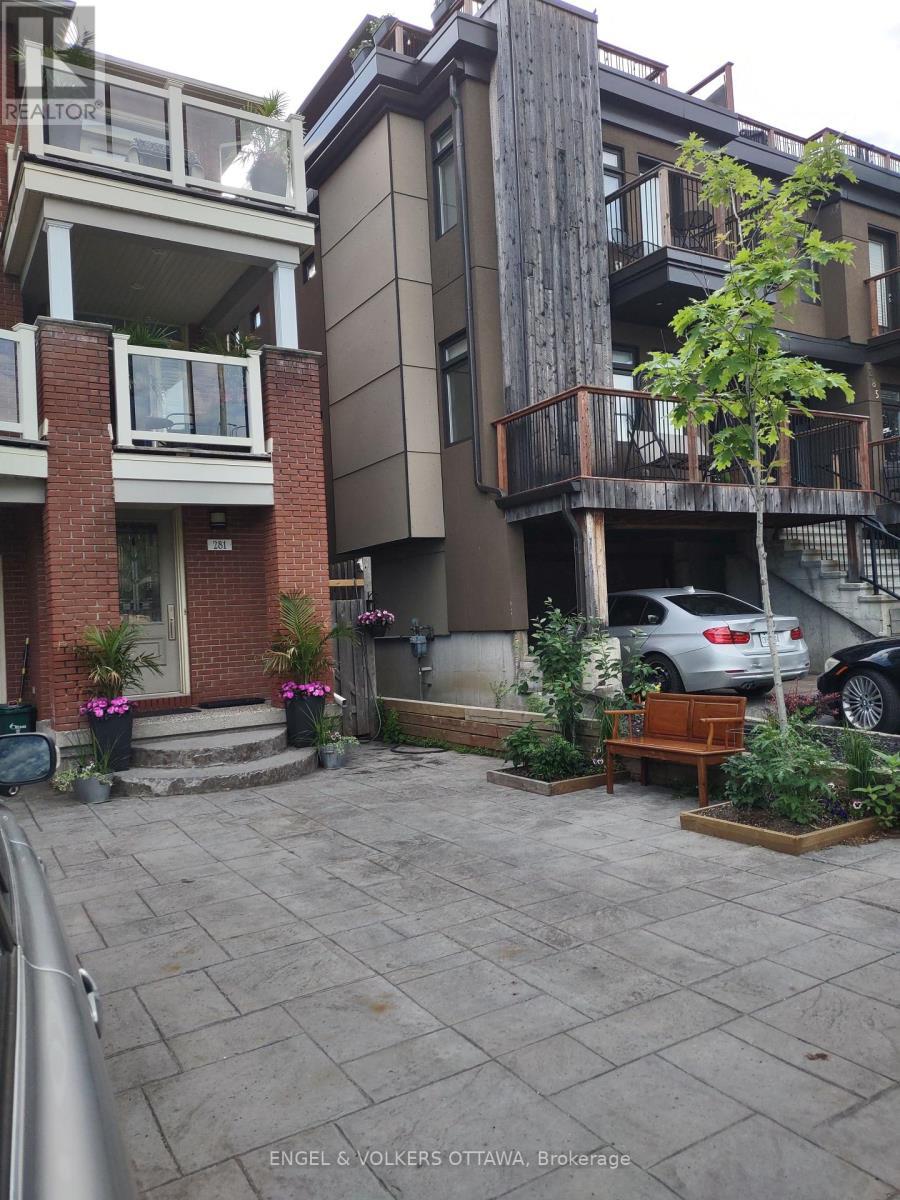 281 Kirchoffer Avenue, Ottawa, ON