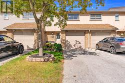 38 - 1532 LANCASTER DRIVE Oakville, ON L6H 2Z3