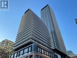 805 - 18 MAITLAND TERRACE Toronto, ON M4Y 1B4