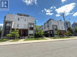 2 - 25 DERVOCK CRESCENT Toronto, ON M2K 0G7
