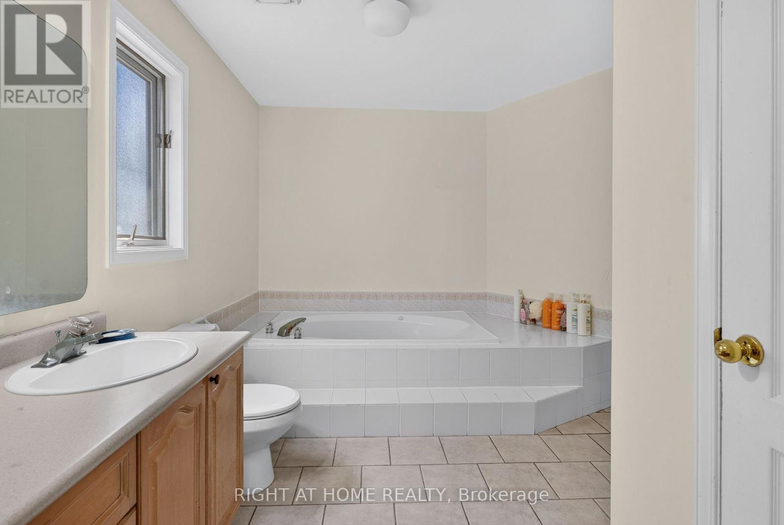 12 Baslaw Drive, Ottawa, ON