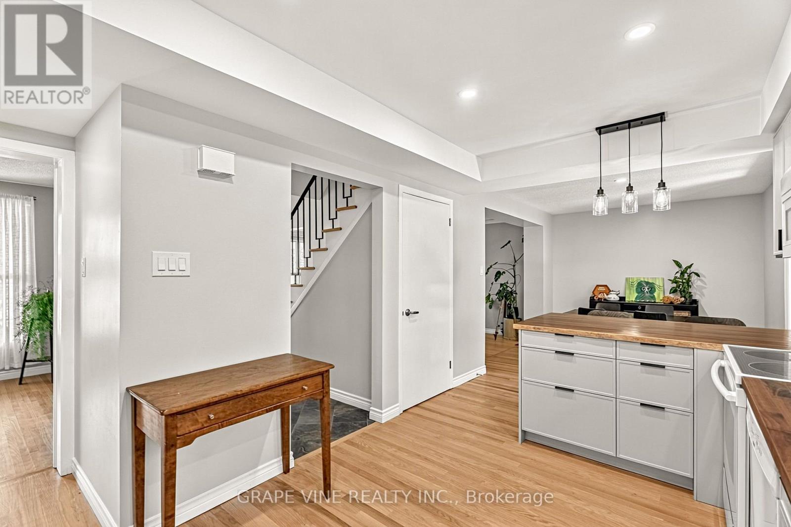 1323 Fernwood Drive, Ottawa, ON
