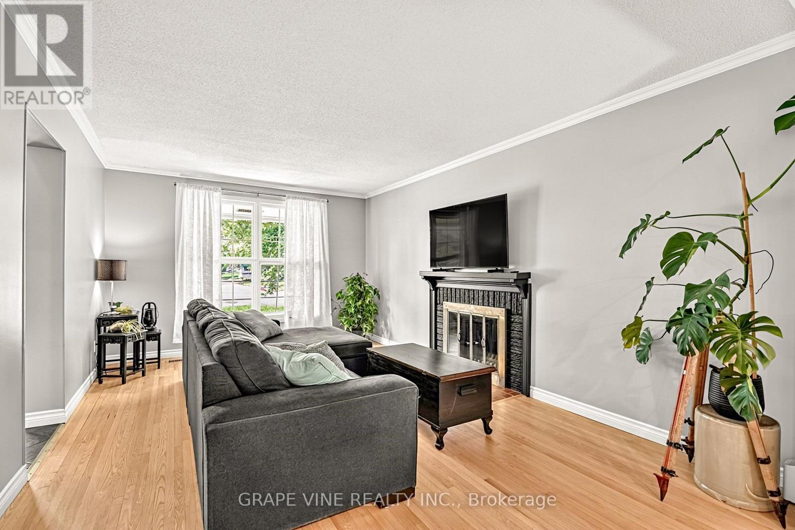 1323 Fernwood Drive, Ottawa, ON
