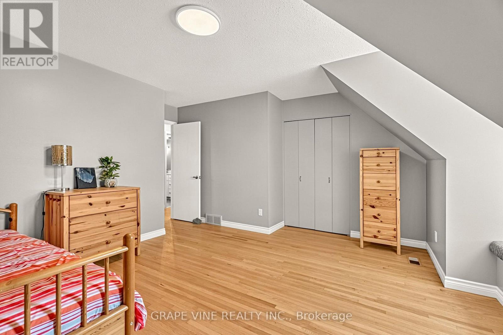 1323 Fernwood Drive, Ottawa, ON
