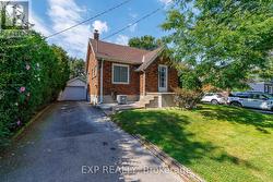 61 MARMORA STREET St. Catharines (E. Chester), ON L2P 3C2