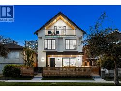 1 2211 MANNERING AVENUE  Vancouver, BC V5N 3C5