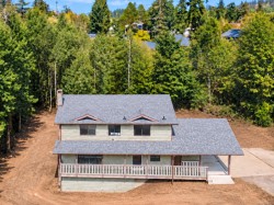 15 PARKCREST Dr View Royal, BC V9B 5L9