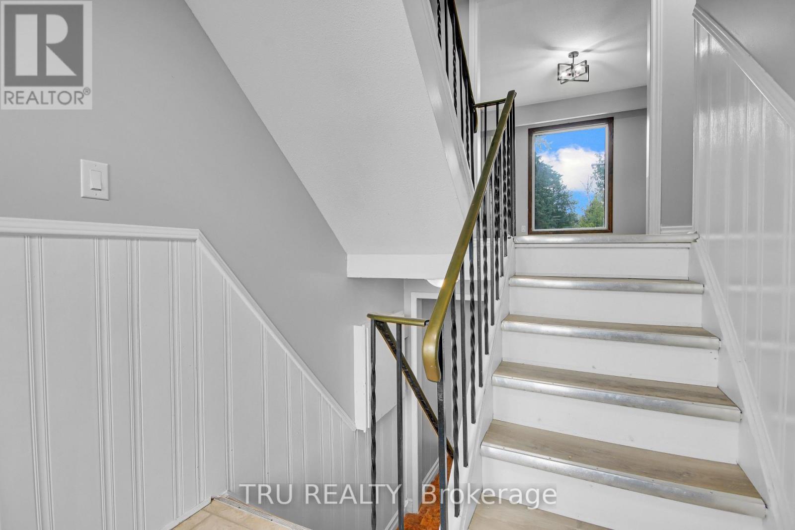 52 Greenboro Crescent, Ottawa, ON