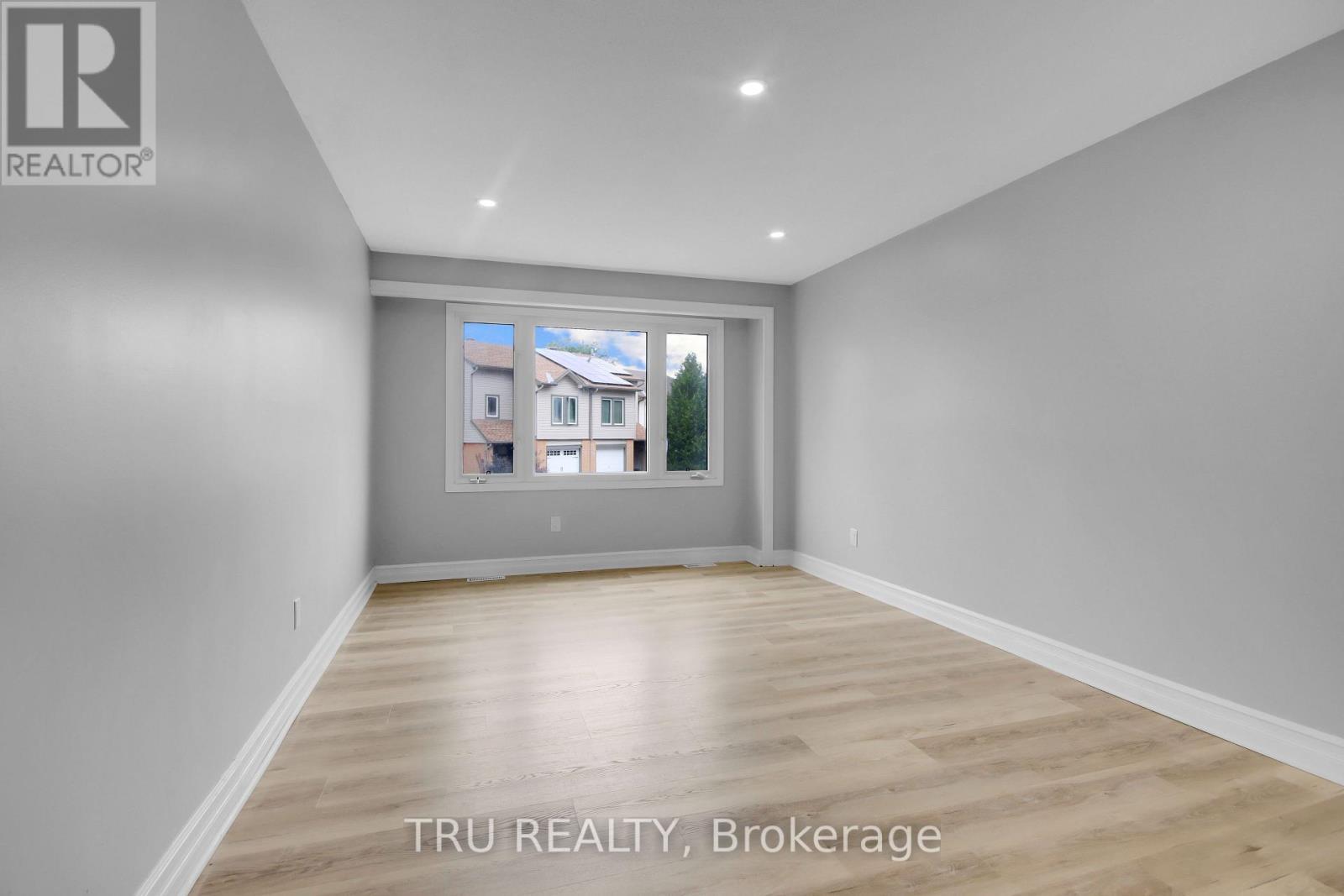 52 Greenboro Crescent, Ottawa, ON