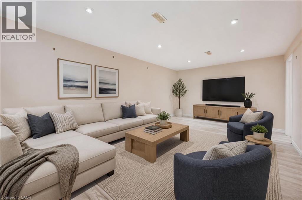 516 Dansbury Drive, Waterloo, ON