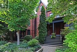 200 FIRST AVENUE Toronto, ON M4M 1X1