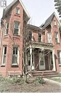 ONE BEDROOM MAIN FLOOR - 298 ROBERT ST STREET Toronto, ON M5S 2K8