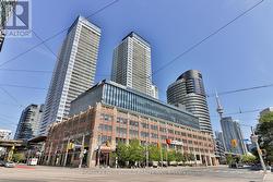812 - 17 BATHURST STREET Toronto, ON M5V 0N1