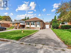 14 BARDWELL CRESCENT Toronto, ON M1R 1C9