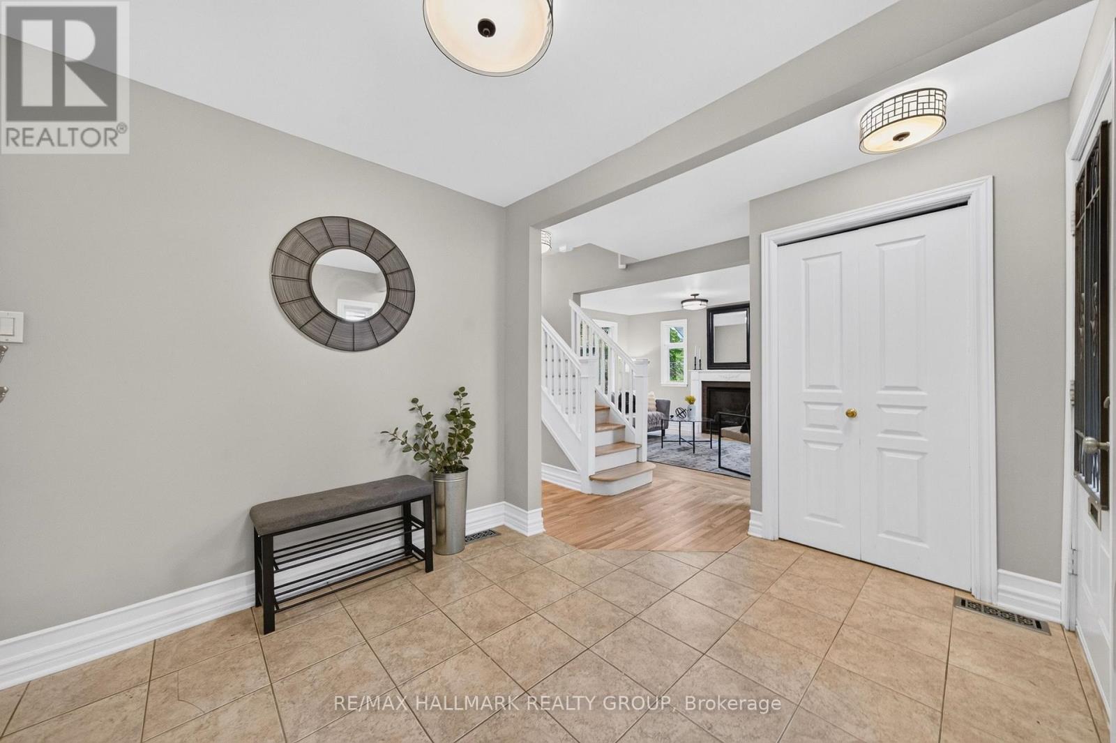 Super open and versatile - 1608 Prince Of Wales Drive, Ottawa, ON