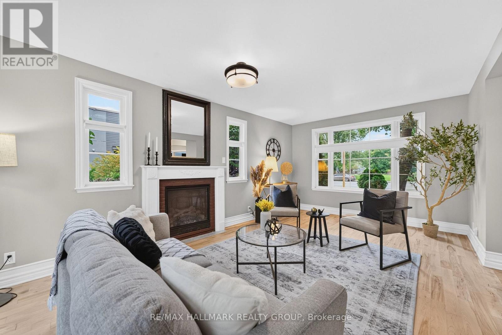 So much natural light! - 1608 Prince Of Wales Drive, Ottawa, ON