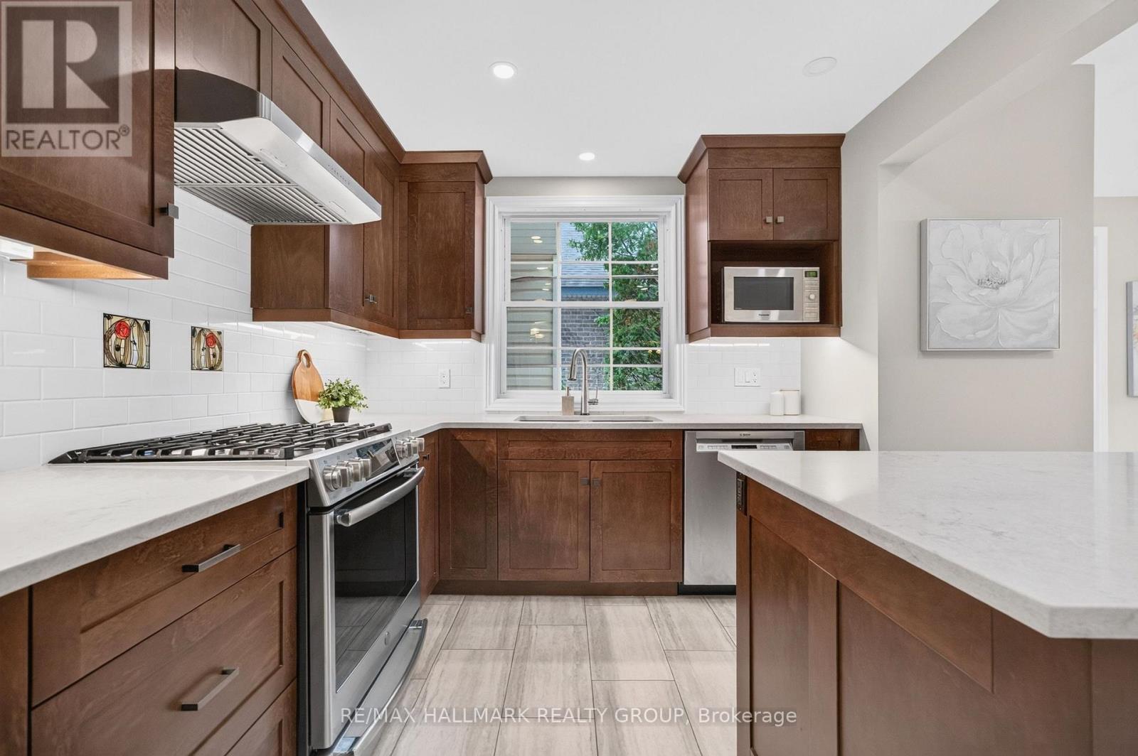 All appliances included - 1608 Prince Of Wales Drive, Ottawa, ON