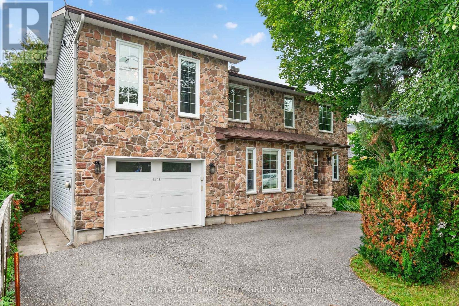 1608 Prince Of Wales Drive, Ottawa, ON
