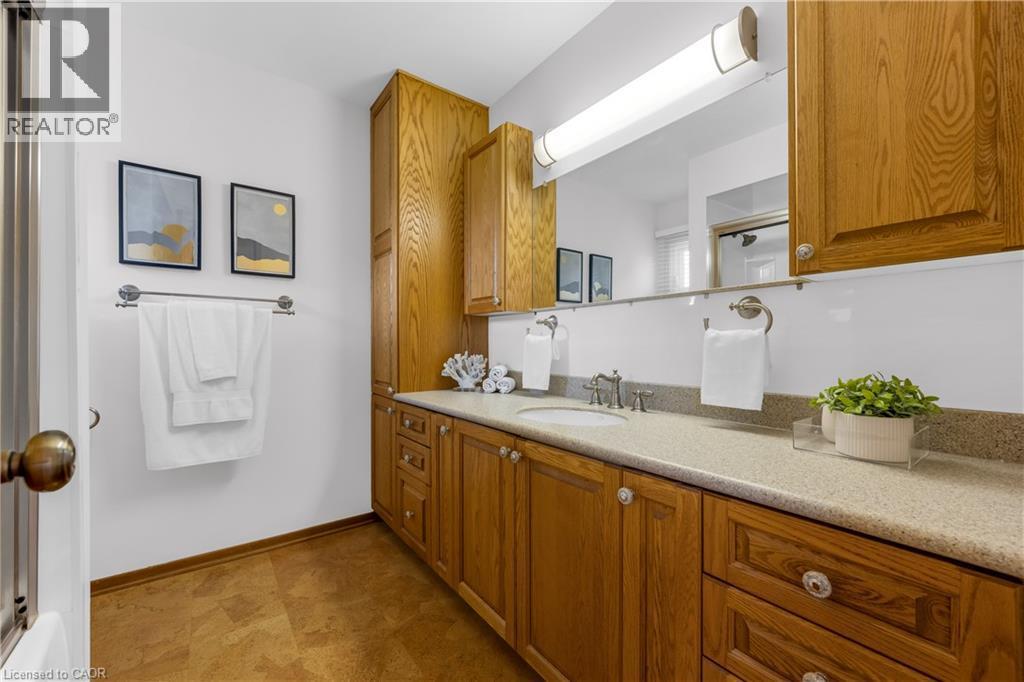 2134 Cartier Crescent, Burlington, ON