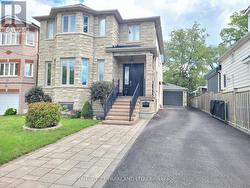 9 AUGUST AVENUE Toronto, ON M1L 3M8
