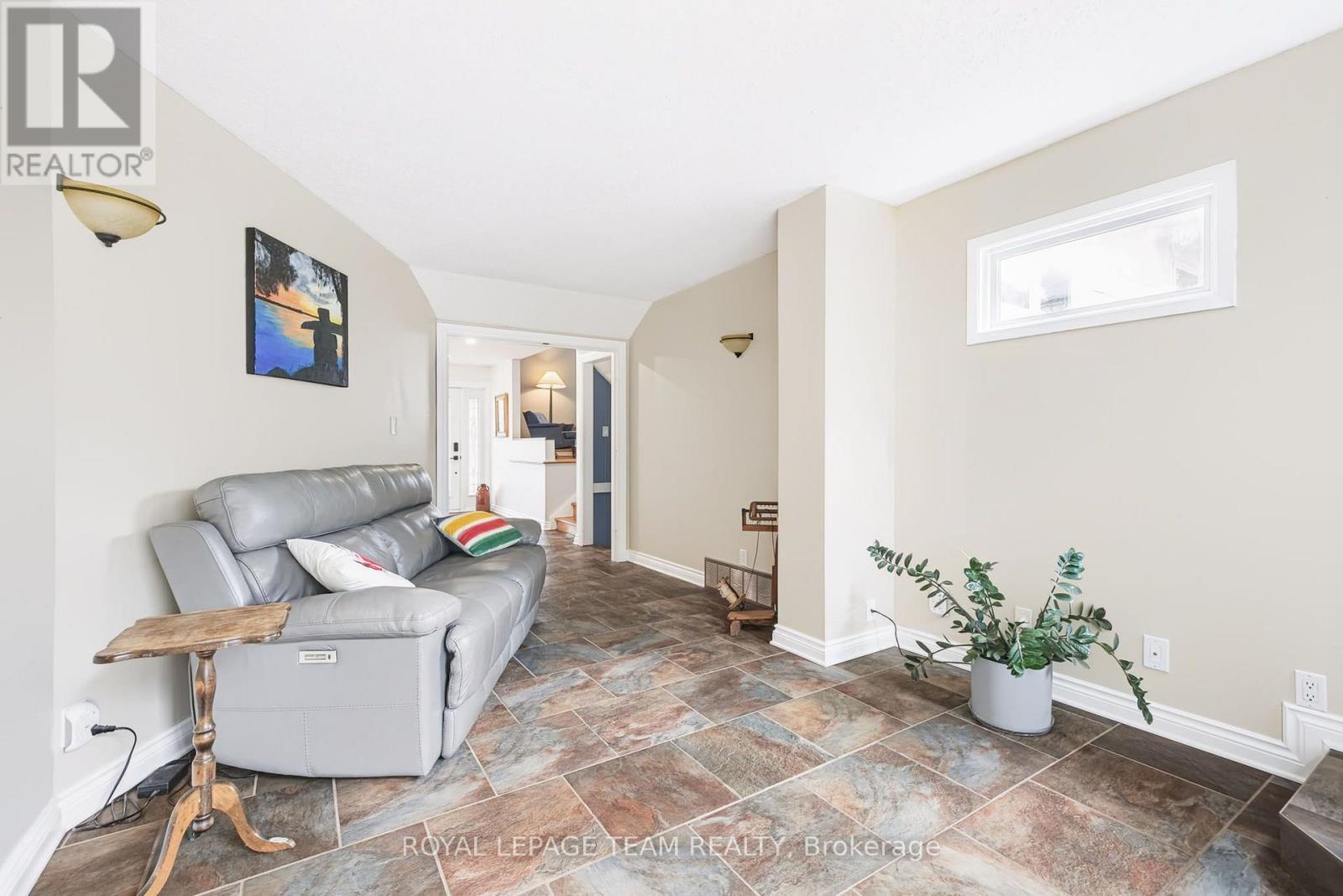 230 Lincoln Heights Road, Ottawa, ON