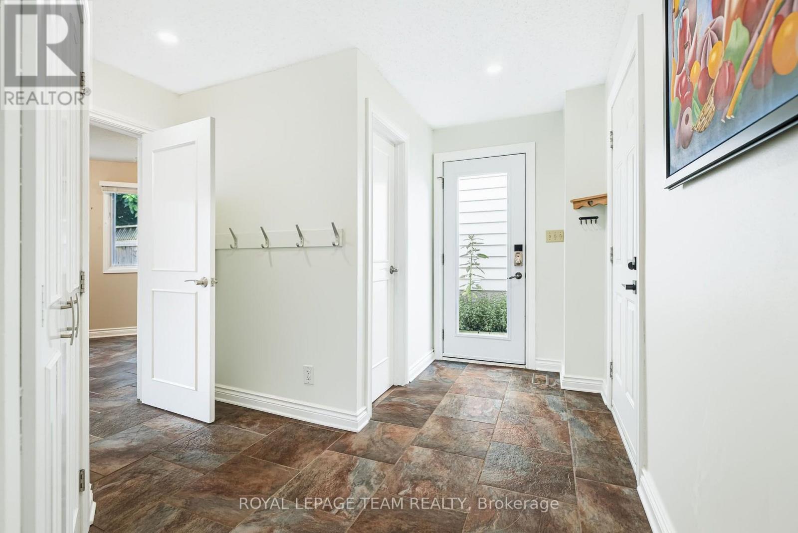 230 Lincoln Heights Road, Ottawa, ON