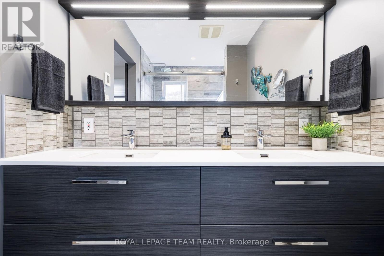 230 Lincoln Heights Road, Ottawa, ON