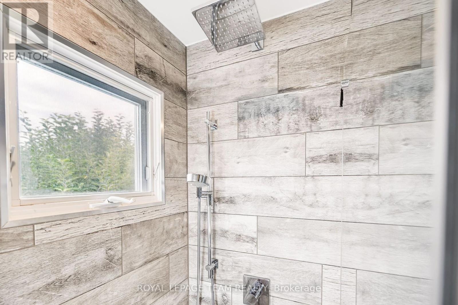 230 Lincoln Heights Road, Ottawa, ON