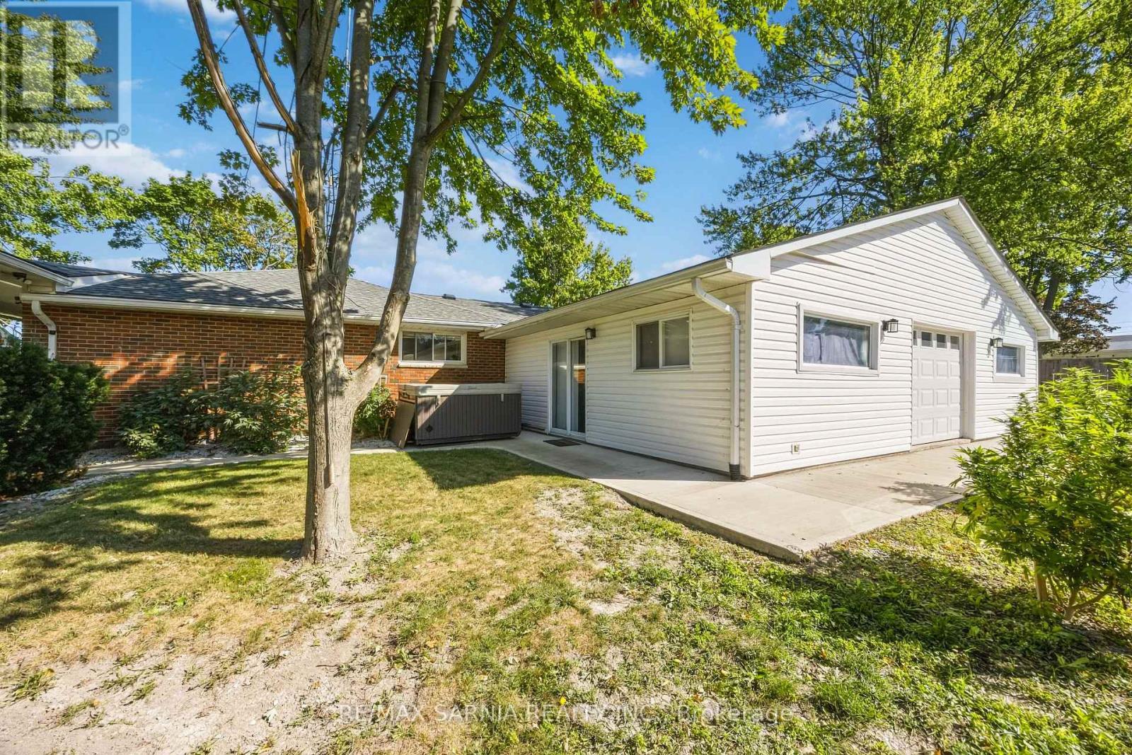 1186 St. Clair Parkway, St. Clair, ON