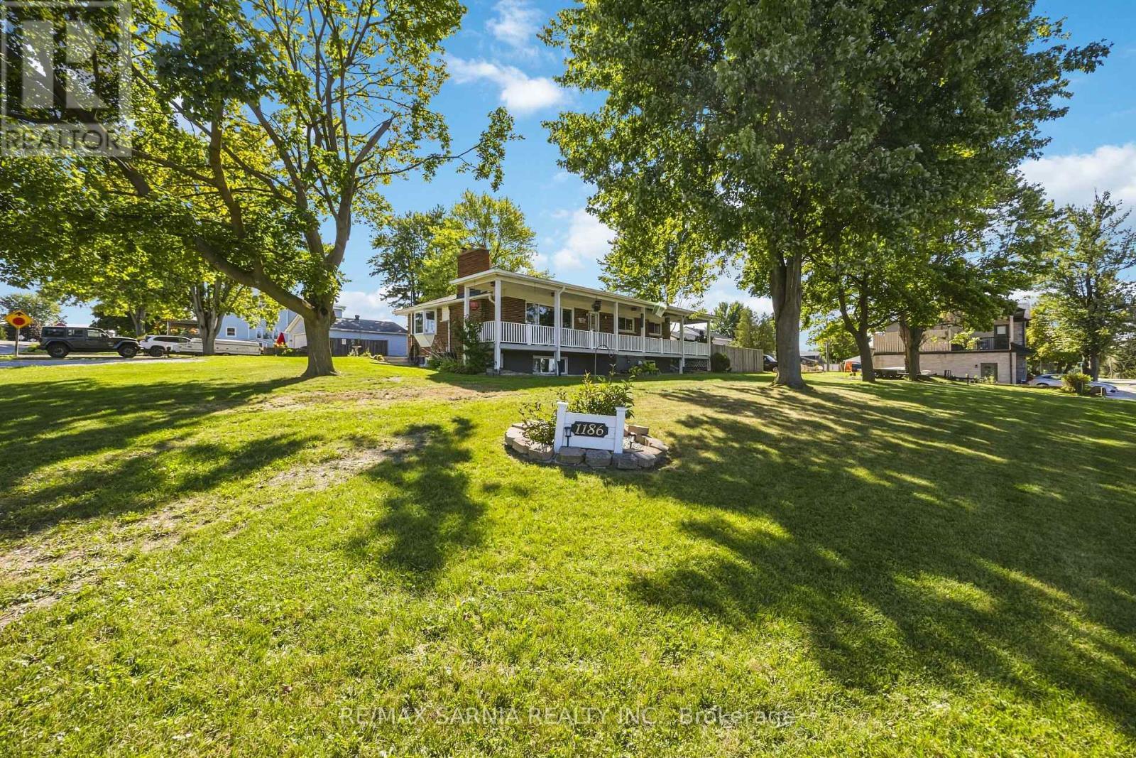 1186 St. Clair Parkway, St. Clair, ON