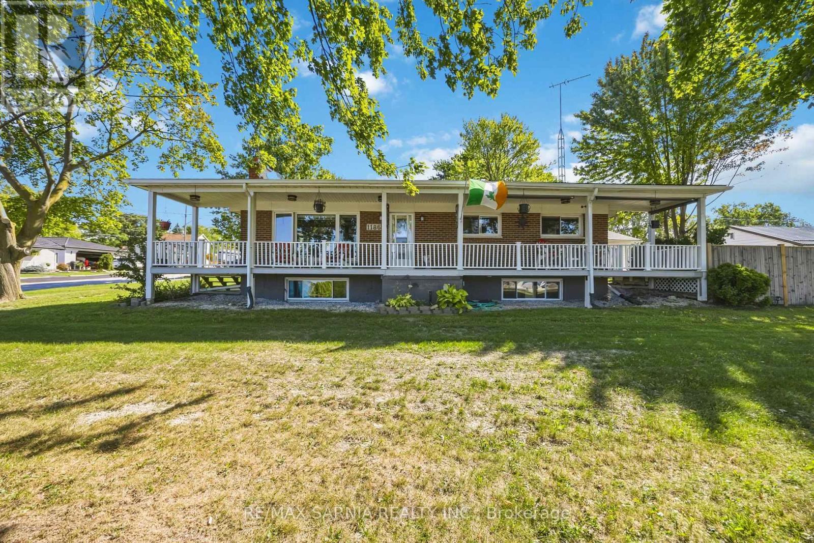 1186 St. Clair Parkway, St. Clair, ON