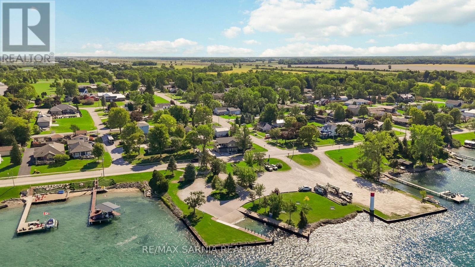 1186 St. Clair Parkway, St. Clair, ON