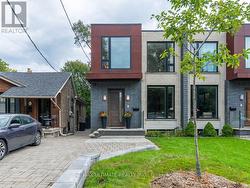 83 RUMSEY ROAD Toronto, ON M4G 1P1