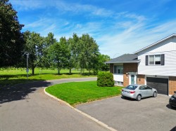 1147 Rue des Fauvettes Boucherville, QC J4B 6A8