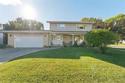 193 Athlone DR  Winnipeg, MB R3L 3L6