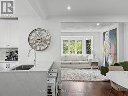 12 BRENTWOOD ROAD S Toronto, ON M8Z 3N2