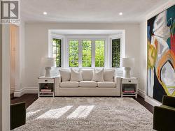 12 BRENTWOOD ROAD S Toronto, ON M8Z 3N2