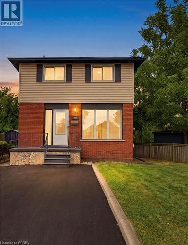 805 TATE Avenue  Hamilton, ON L8H 6M1