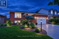 39 WEST FARMINGTON DRIVE St. Catharines, ON L2S 3S3