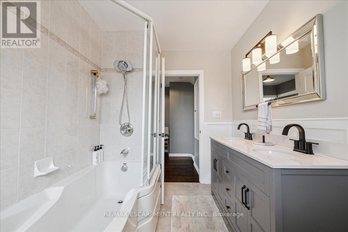 755 Parker Crescent, Burlington, ON