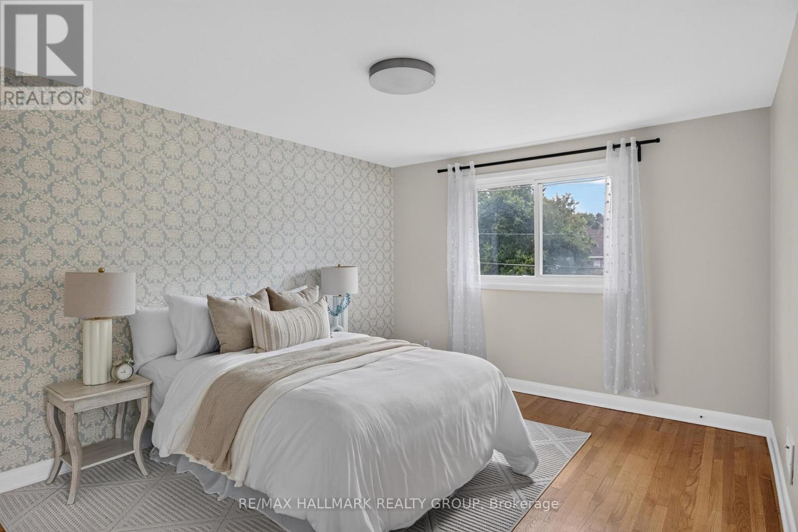 1213 Emperor Avenue, Ottawa, ON