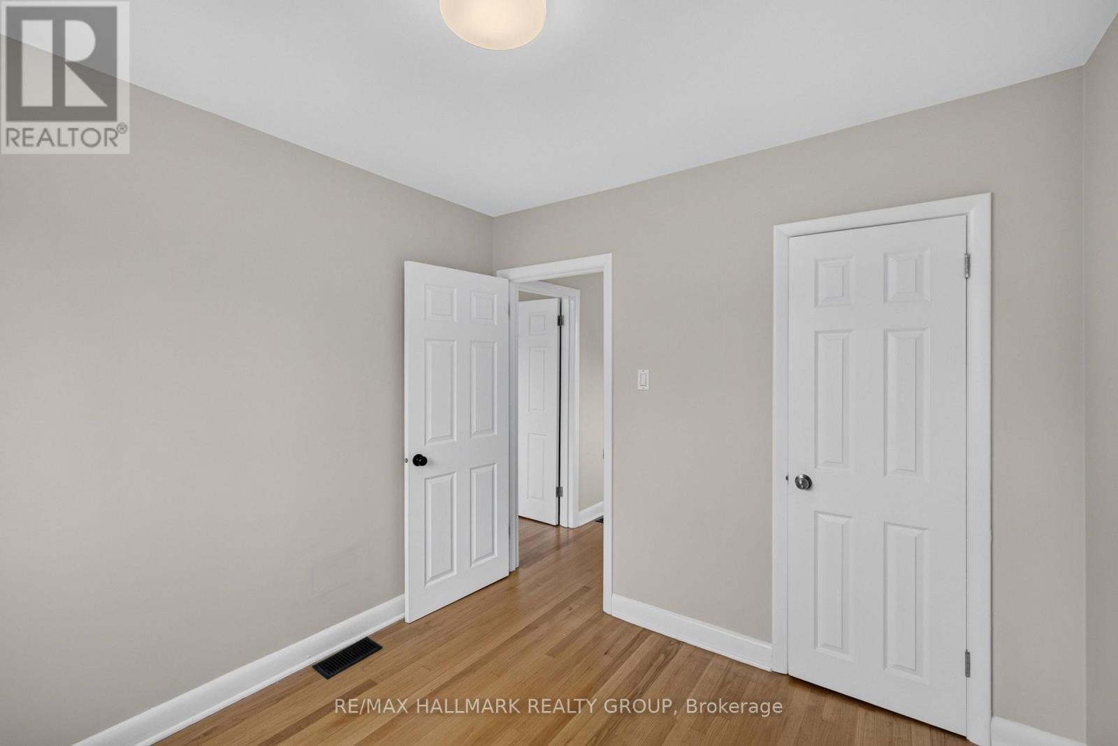 1213 Emperor Avenue, Ottawa, ON