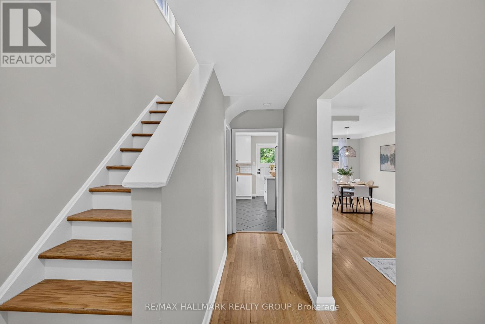 1213 Emperor Avenue, Ottawa, ON